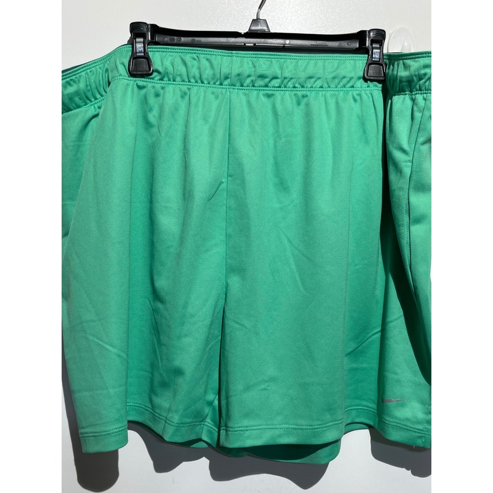 Nike Dri-FIT Mens XXL Green Athletic Training Shorts Pockets Silver Swoosh